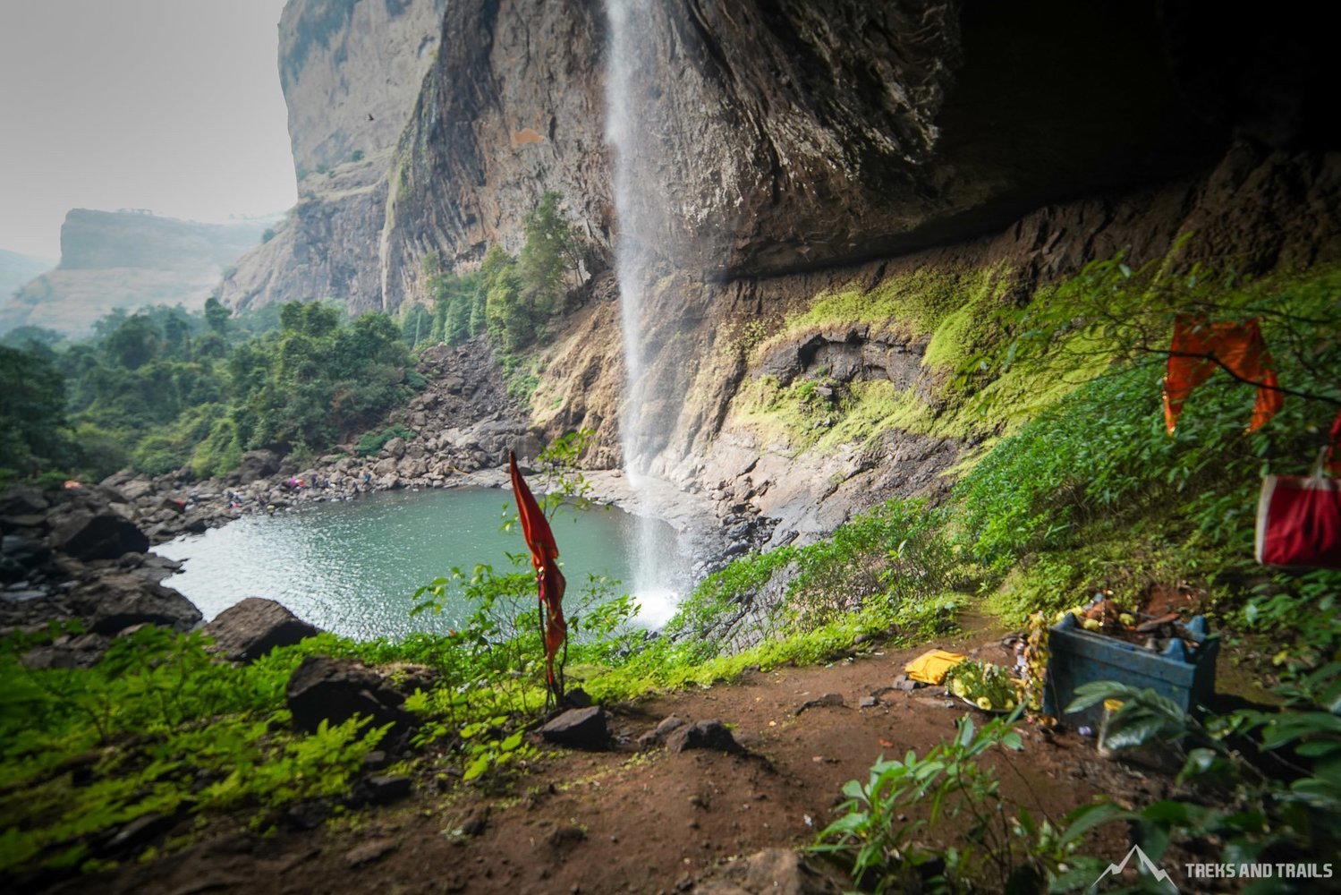 devkund waterfall bhira