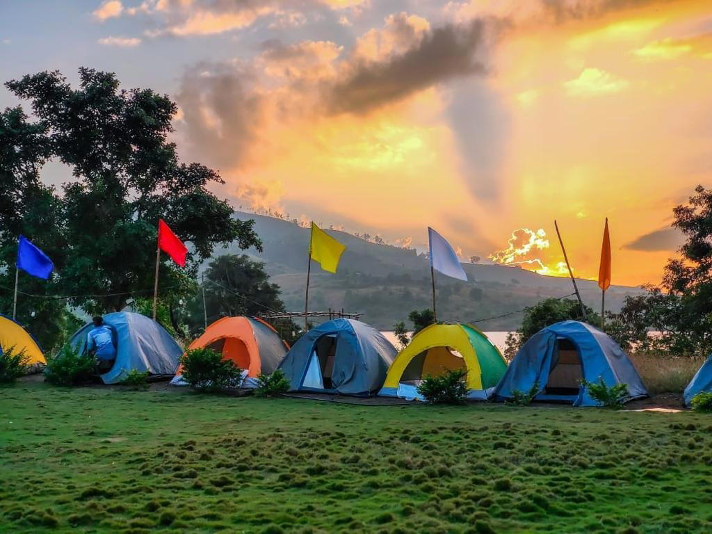 bhandardara-lakeside-camping